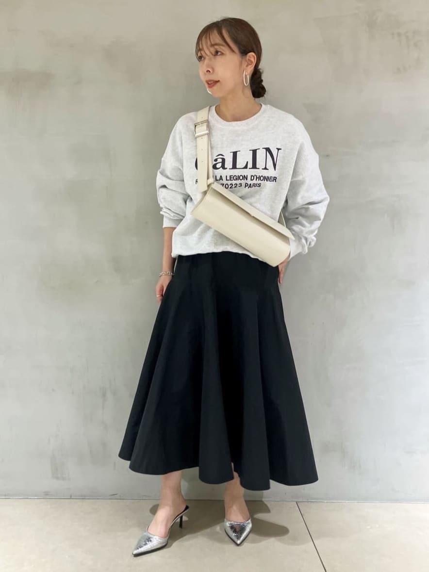 tomoさんの「UNTITLED｜◆【Ca_CHIGNON】別注ロゴスウェット」を使ったコーディネート