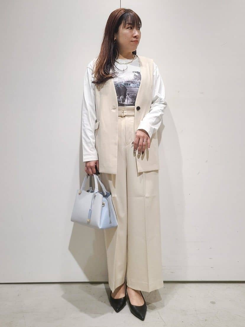 hmさんの「OPAQUE.CLIP｜◆フォトプリントロングTシャツ【洗濯機洗い可】」を使ったコーディネート