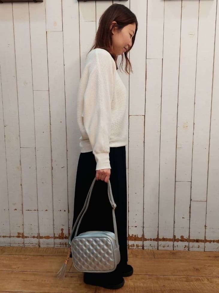 ジュンさんの「SHOO･LA･RUE｜◆【洗える】上品で華やかに アンジェリーナ ドルマンニット」を使ったコーディネート