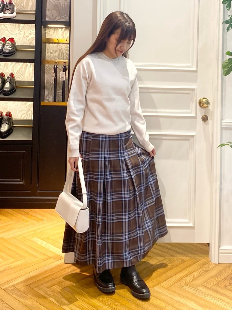 c.wさんの「DRESSTERIOR｜◆【ウォッシャブル】コットンフルニードルプルオーバーニット」を使ったコーディネート