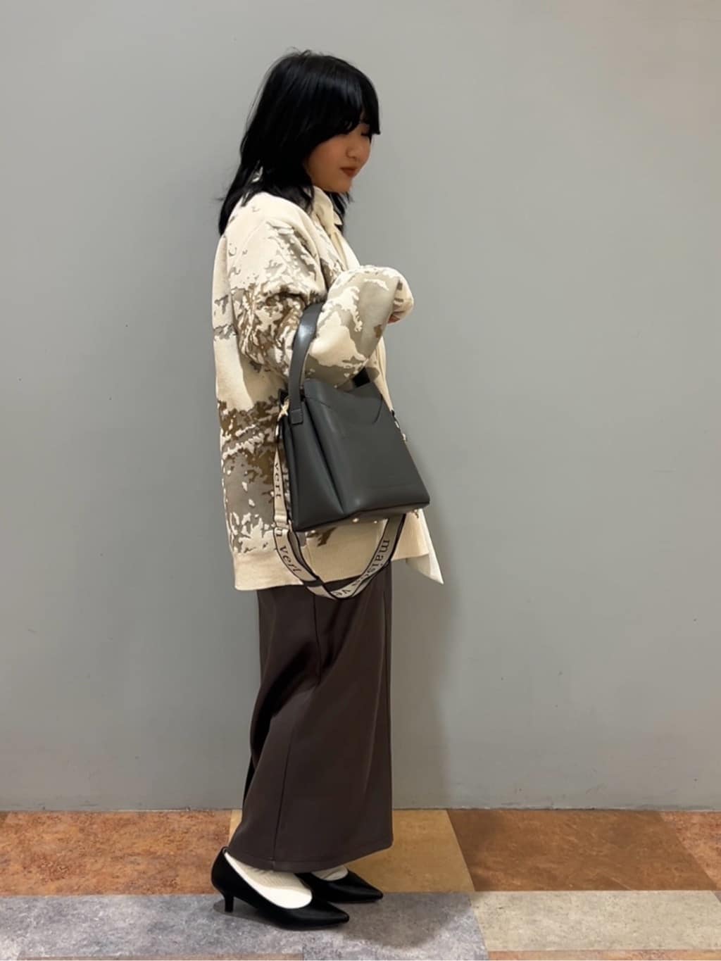 ひらのみさんの「THE SHOP TK｜◆【ONOFF活躍/セレモニー/通勤】ギャザーリボンタイブラウス/洗える」を使ったコーディネート