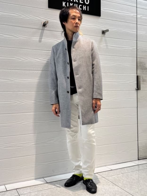 井出恭輔さんの「TAKEO KIKUCHI｜【ウールカシミヤブレンド】ビーバー調 スタンドカラー コート」を使ったコーディネート