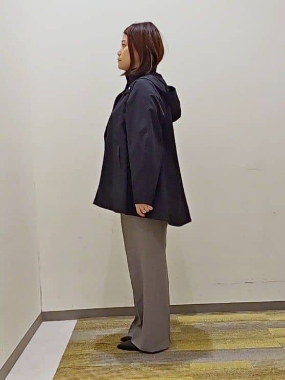 okayuさんの「THE SHOP TK｜◆【後ろタック】マウンテンパーカ/洗える」を使ったコーディネート
