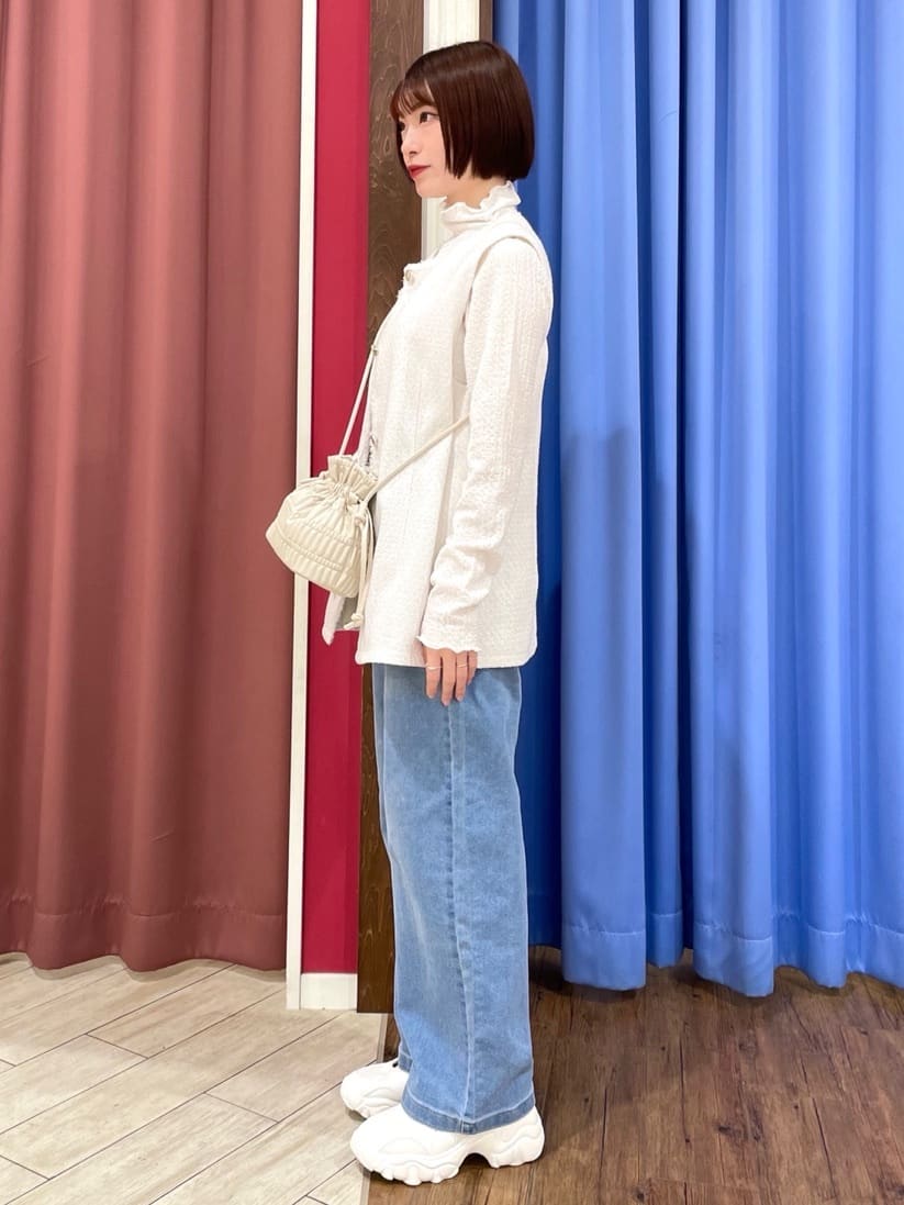 るるさんの「SHOO･LA･RUE｜◆【セレモニーからデイリーまで】フリンジ ツイードジレ」を使ったコーディネート