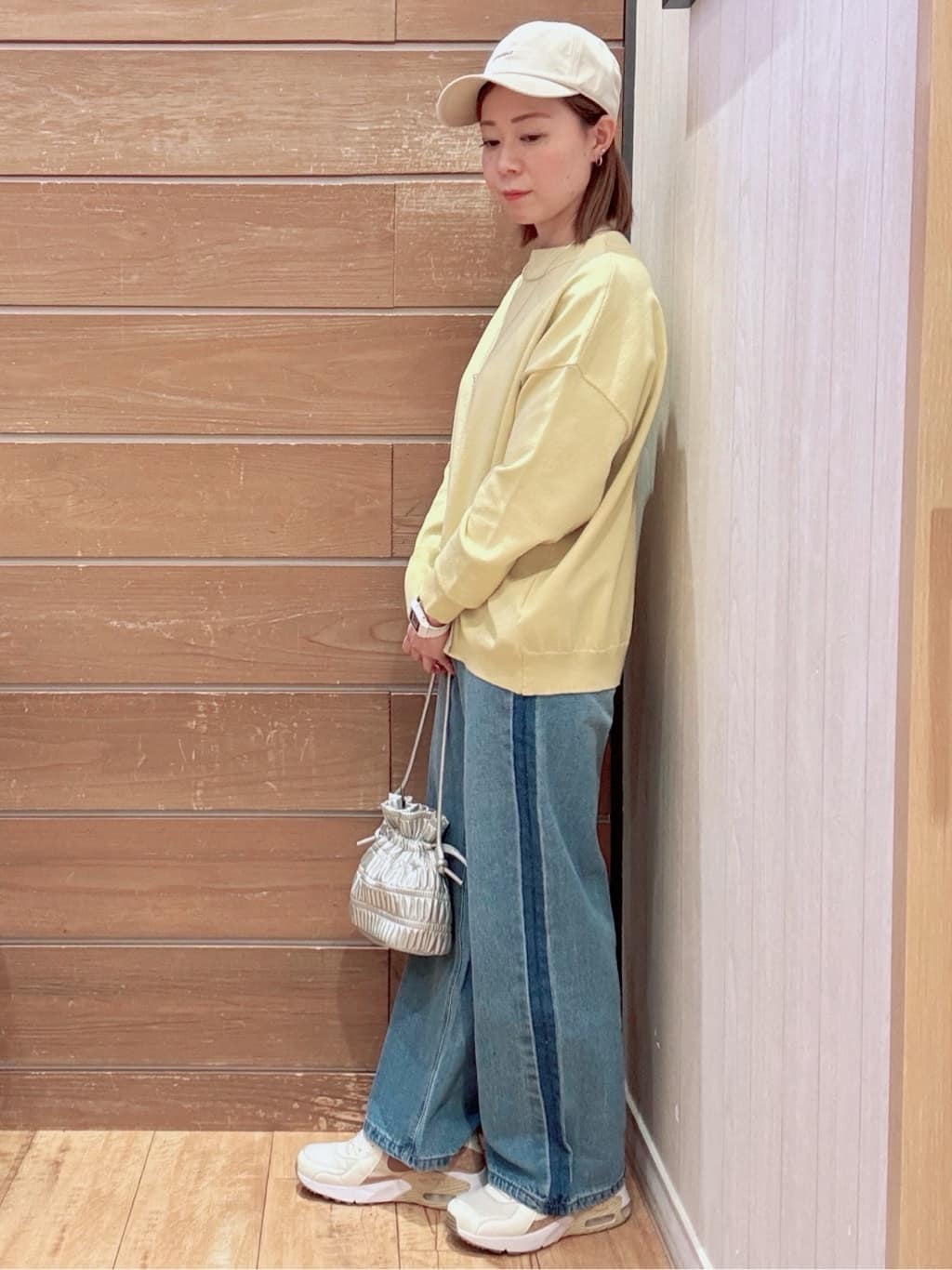 なみぞうさんの「SHOO･LA･RUE｜◆プリーツ巾着ショルダーバッグ」を使ったコーディネート