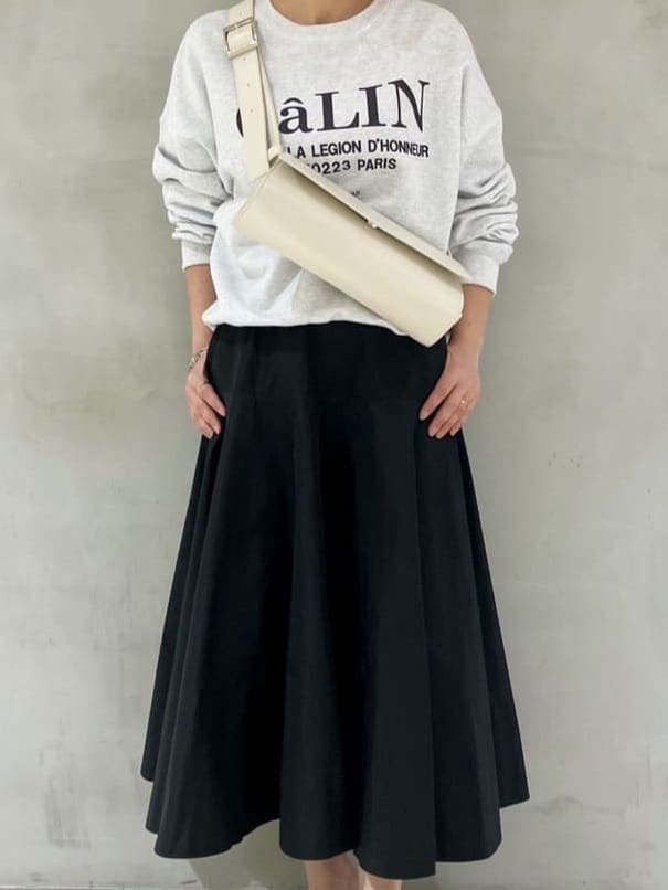 tomoさんの「UNTITLED｜◆【Ca_CHIGNON】別注ロゴスウェット」を使ったコーディネート
