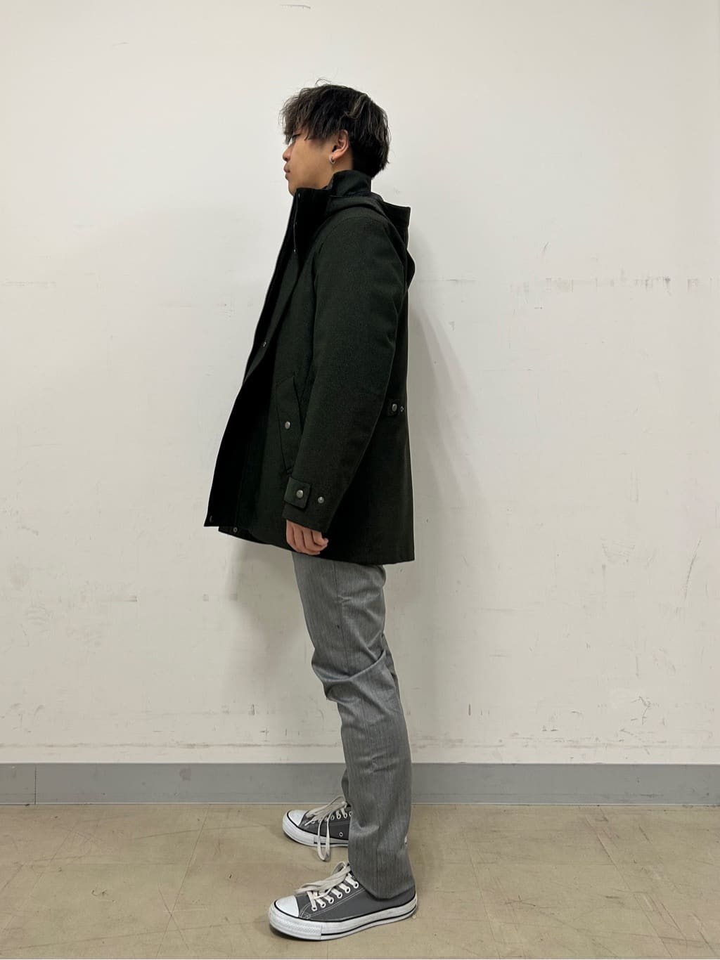 Hiroさんの「TAKEO KIKUCHI｜【全7サイズ&times;8色展開！】トップマルチヘリンボン パンツ」を使ったコーディネート