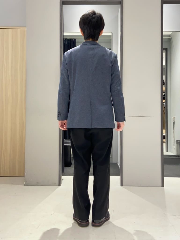 わいずみさんの「TAKEO KIKUCHI｜【多機能・軽量】シャドーライン リュック」を使ったコーディネート