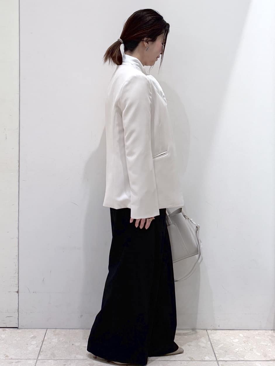 mameさんの「OPAQUE.CLIP｜《通勤／セットアップ対応》Vネックジャケット／ダブルクロス【洗濯機洗い可】」を使ったコーディネート