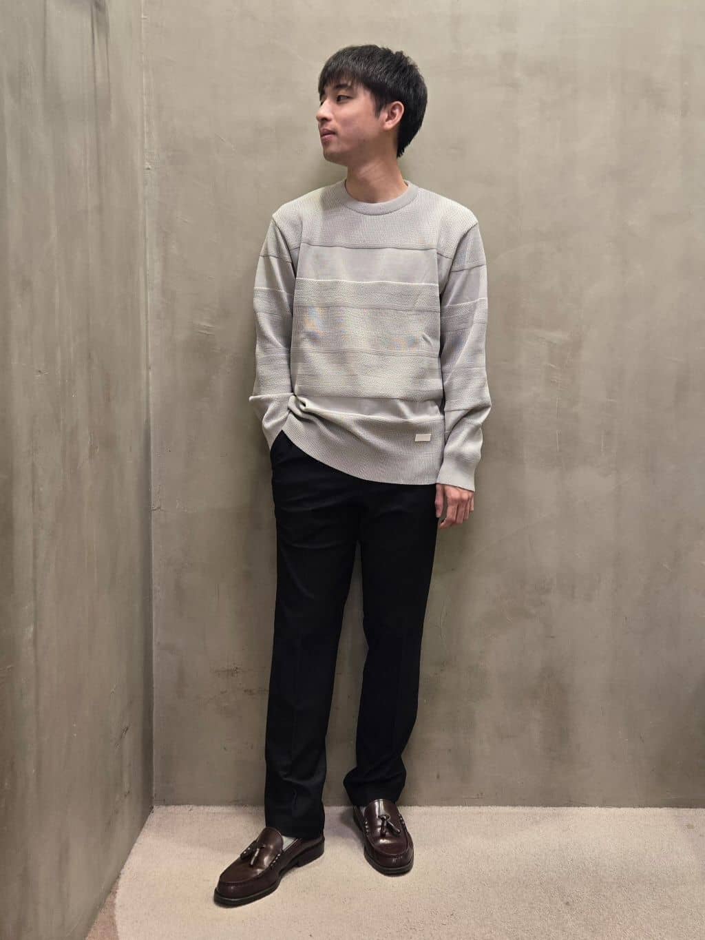 白木駆さんの「TAKEO KIKUCHI｜【ONOFF対応】TRダブルニット ストレッチパンツ」を使ったコーディネート