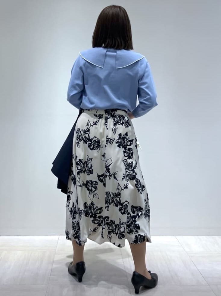 関根さんの「Reflect｜◆ラッフルフリルプルオーバーニット」を使ったコーディネート