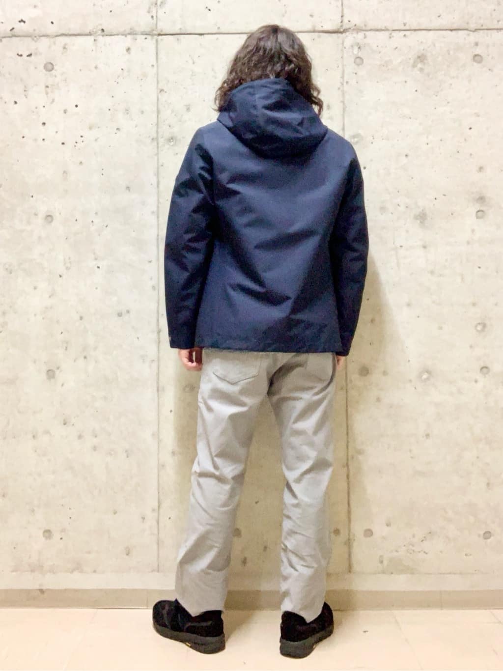 木村剛さんの「TAKEO KIKUCHI｜【Made in JAPAN】播州織 ストレッチ パンツ」を使ったコーディネート
