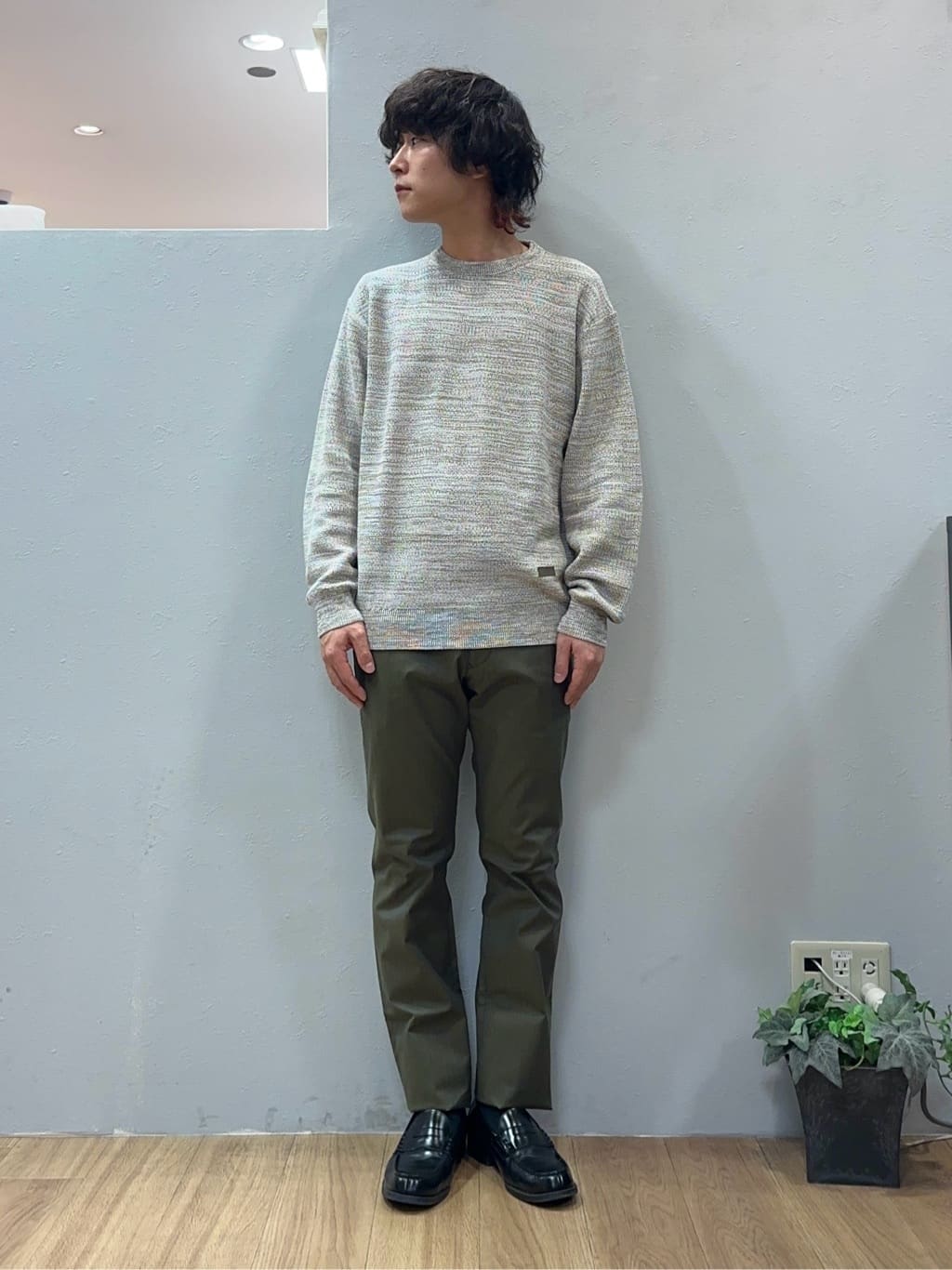 Uさんの「TAKEO KIKUCHI｜【全7サイズ&times;8色展開！】トップマルチヘリンボン パンツ」を使ったコーディネート