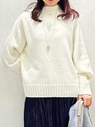 Miwaさんの「UNTITLED｜トリプルワントップペンダント」を使ったコーディネート