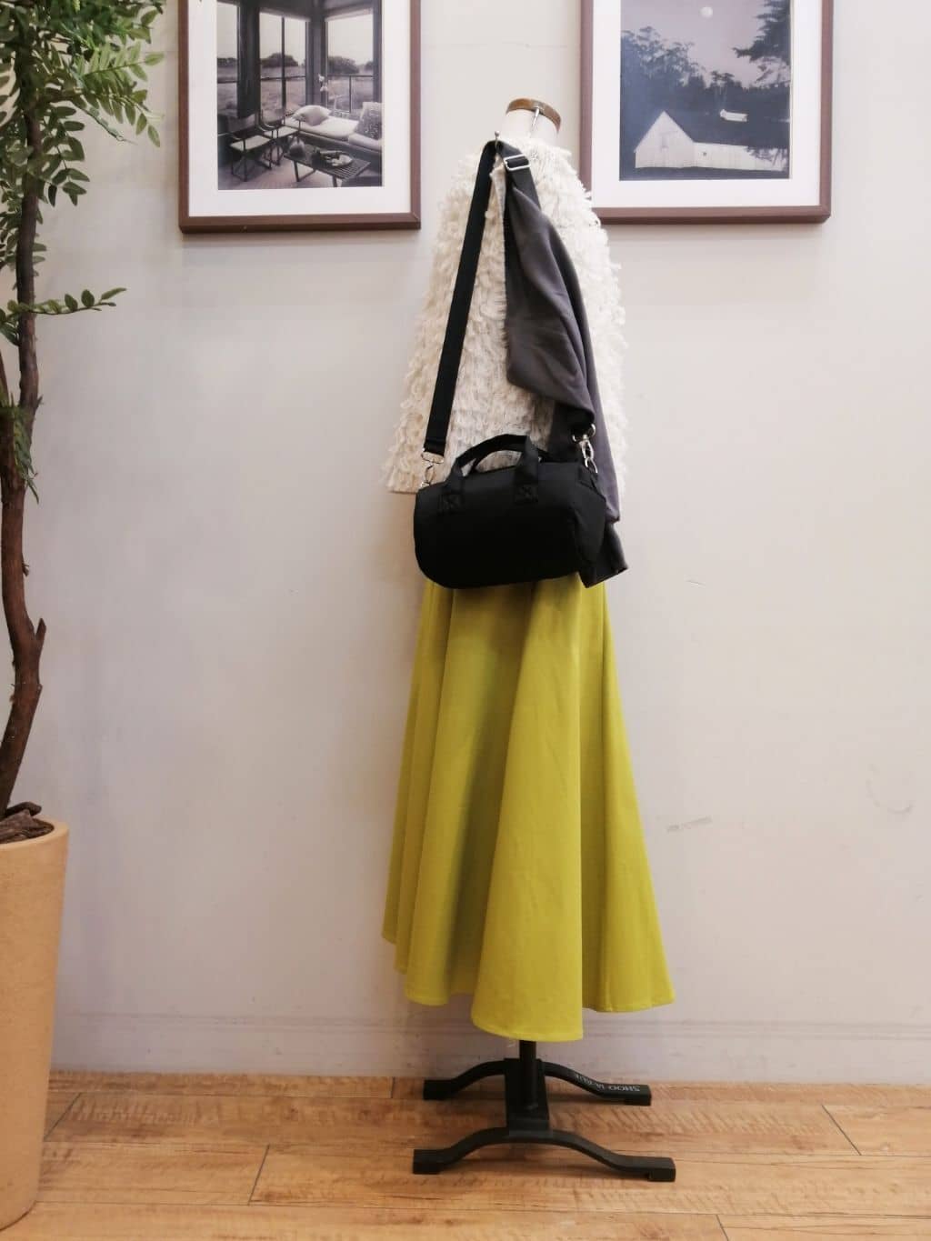 maiさんの「SHOO･LA･RUE｜◆洗えるサッと履けるニットスニーカー」を使ったコーディネート