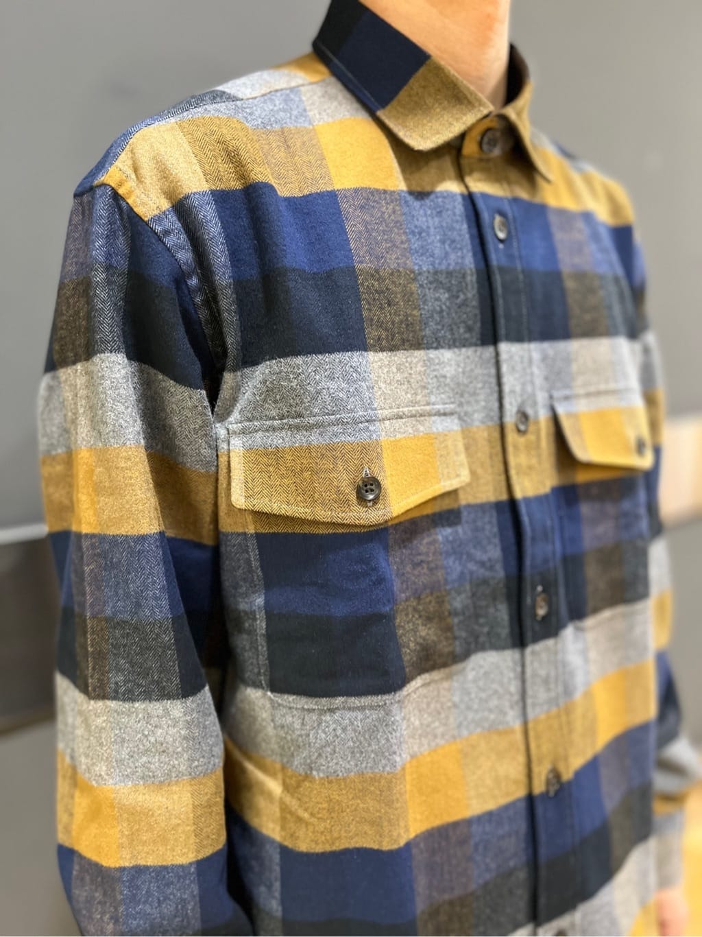 yutoさんの「TAKEO KIKUCHI｜【モンスターストレッチ】日本製 ワンウォッシュ デニムパンツ」を使ったコーディネート