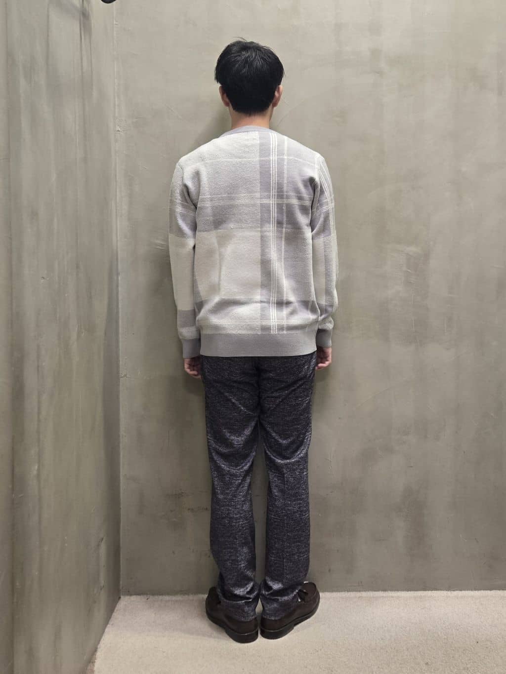 白木駆さんの「TAKEO KIKUCHI｜【ONOFF対応】TRダブルニット ストレッチパンツ」を使ったコーディネート