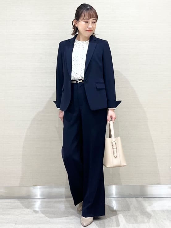 なつよさんの「UNTITLED｜◆【通勤スーツ】ワイドパンツ」を使ったコーディネート