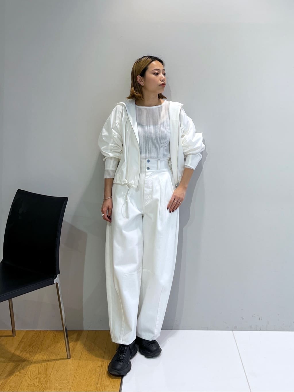 Harukaさんの「INDIVI｜ハイウエストカーブデニム」を使ったコーディネート