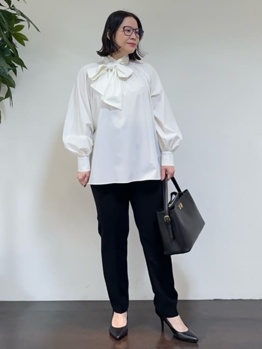Asamiさんの「UNTITLED｜◆【通勤スーツ】タックテーパードパンツ」を使ったコーディネート