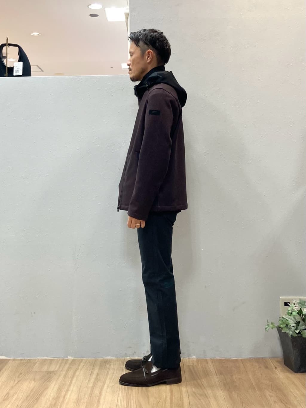 シュンさんの「TAKEO KIKUCHI｜【Made in JAPAN】播州織 ストレッチ パンツ」を使ったコーディネート