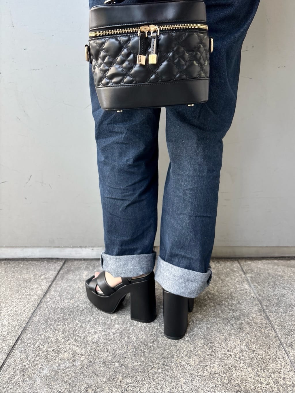 まっきーさんの「ESPERANZA｜ラク盛り厚底サンダルⅢ」を使ったコーディネート