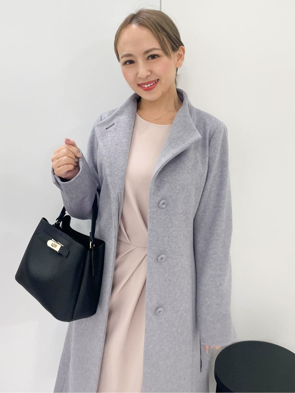 chiiさんの「COUP DE CHANCE｜【カシミヤ混／日本製】Iラインスタンドウィングカラーコート」を使ったコーディネート