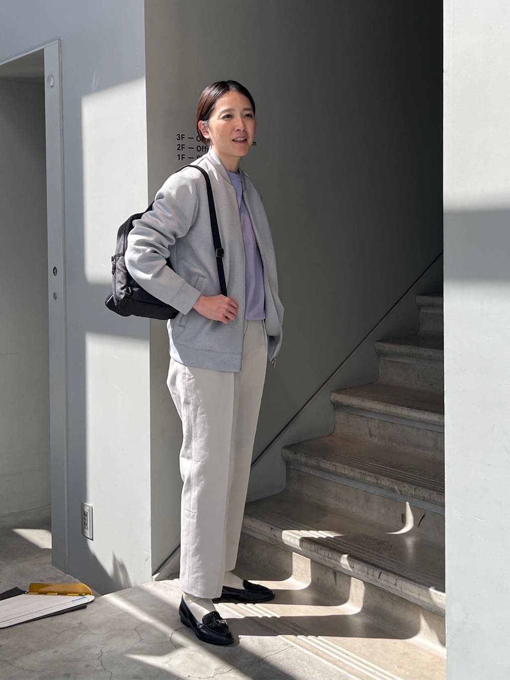 神野（jinno）さんの「TAKEO KIKUCHI｜【多機能・軽量】シャドーライン ボディバッグ」を使ったコーディネート