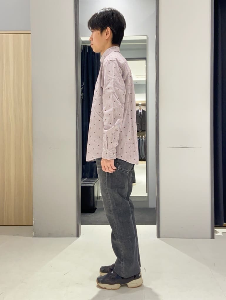わいずみさんの「TAKEO KIKUCHI｜ハットモチーフ ジャカード ストライプ シャツ」を使ったコーディネート