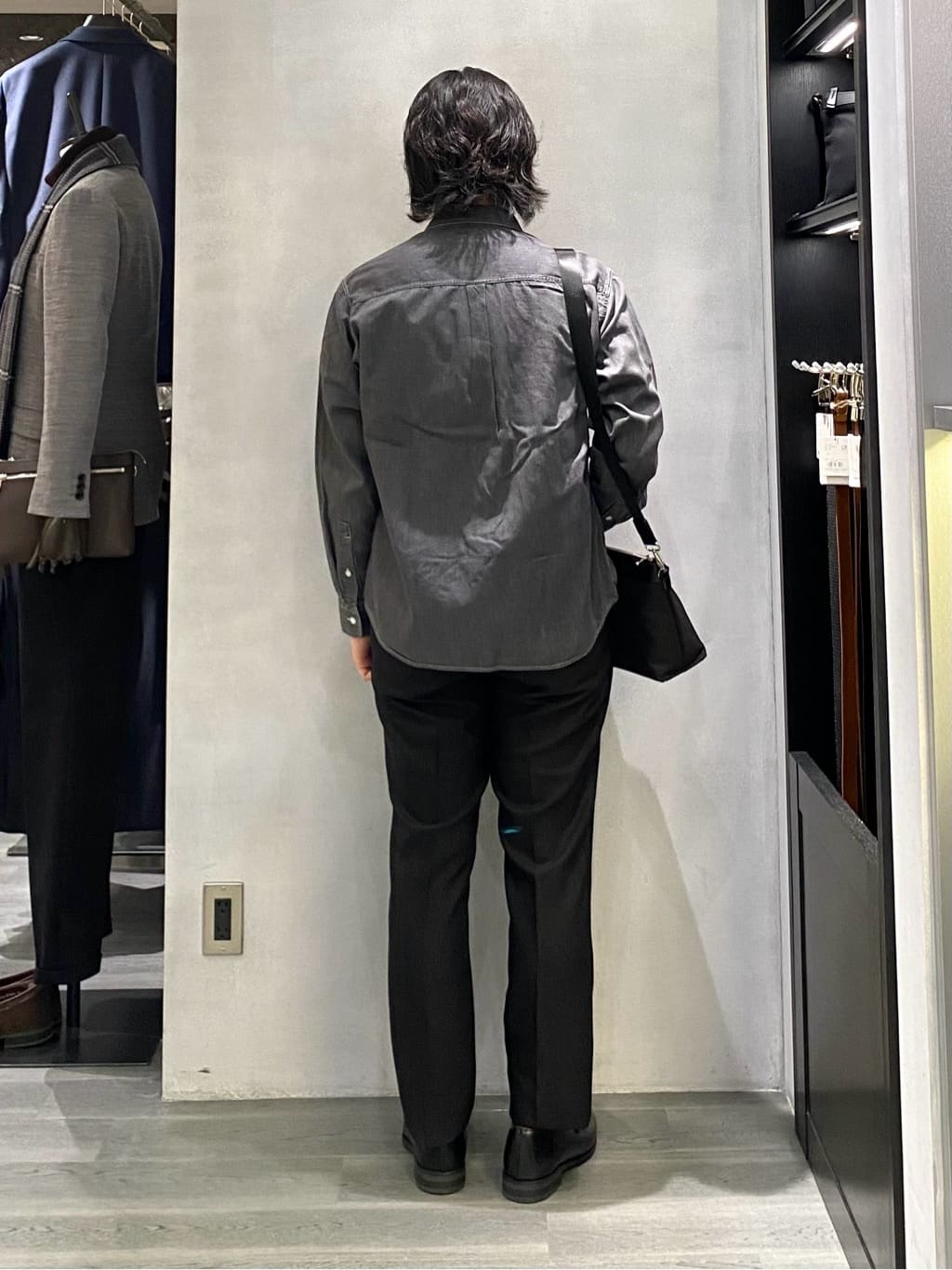 nishiさんの「TAKEO KIKUCHI｜【THE FLAGSHIP】バラシャパンツ」を使ったコーディネート