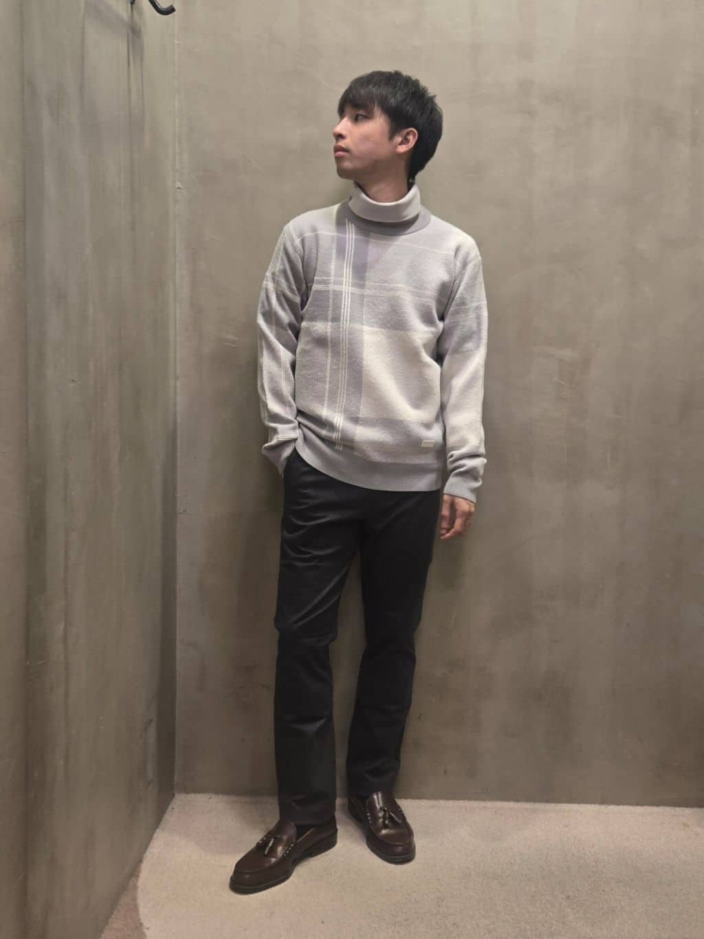 白木駆さんの「TAKEO KIKUCHI｜【Made in JAPAN】播州織 ヘリンボン ストレート パンツ」を使ったコーディネート
