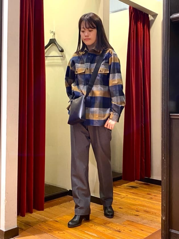かわぴーさんの「TAKEO KIKUCHI｜【DOWN FABRIC】ダウンファブリック ドレスパンツ / セットアップ対応」を使ったコーディネート