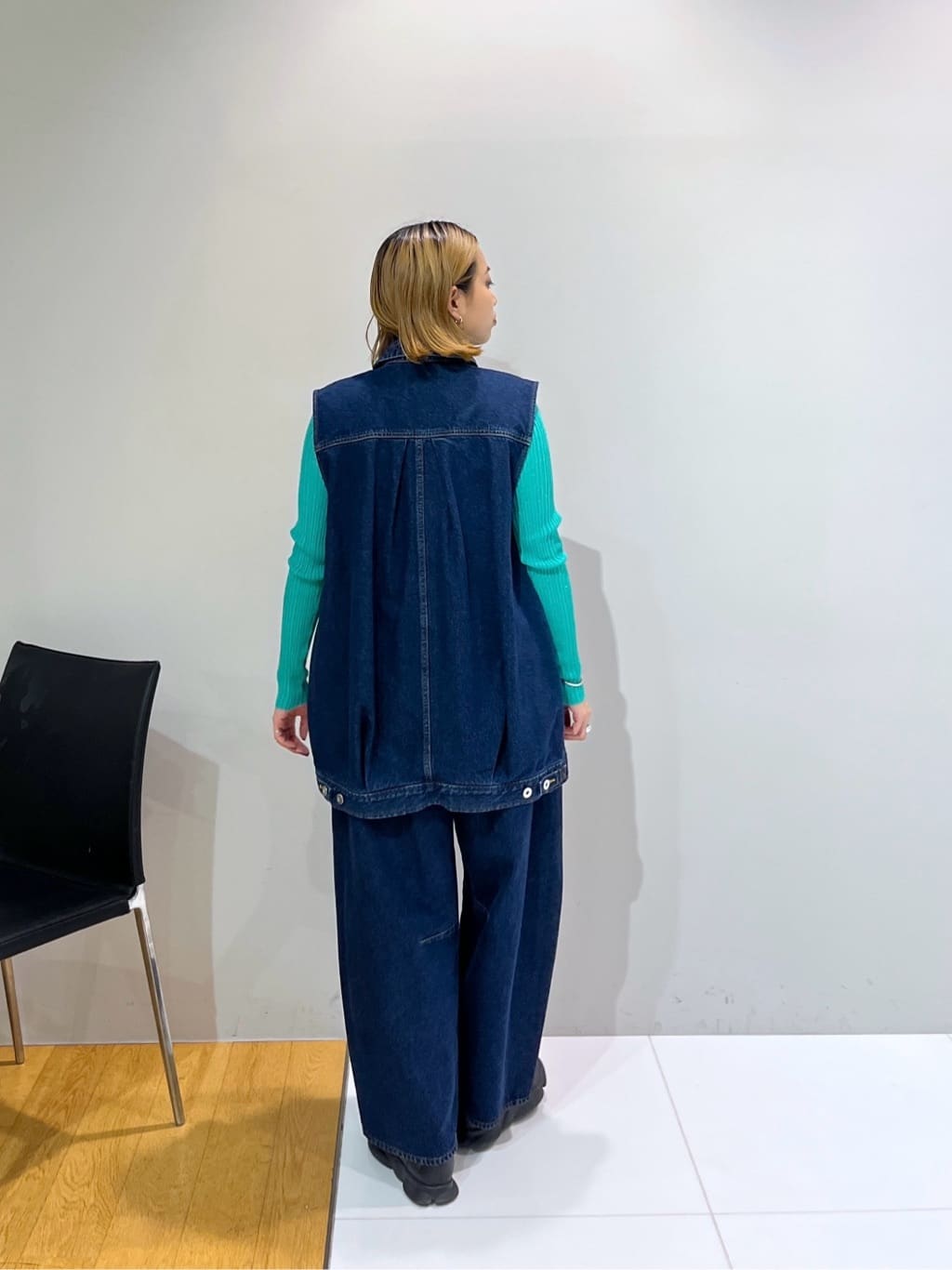 Harukaさんの「INDIVI｜ハイウエストカーブデニム」を使ったコーディネート