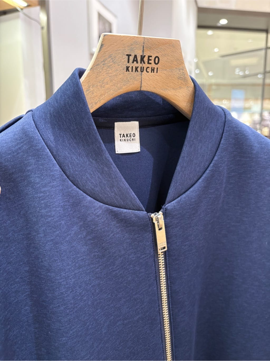 よぴさんの「TAKEO KIKUCHI｜ハットモチーフ ジャカード ストライプ シャツ」を使ったコーディネート