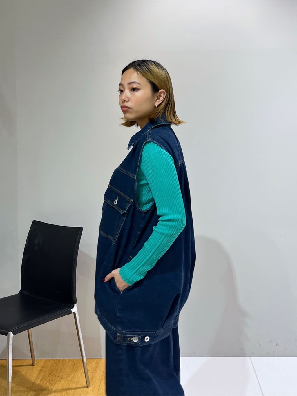 Harukaさんの「INDIVI｜ハイウエストカーブデニム」を使ったコーディネート