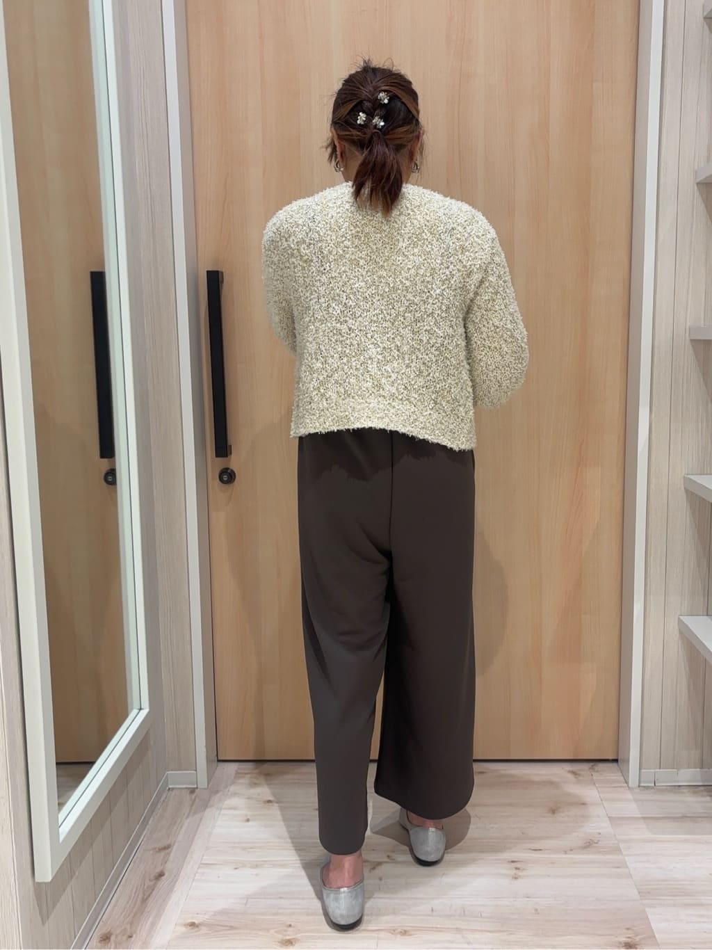 haruさんの「SHOO･LA･RUE｜◆【S-LL】ふわふわ軽やかラメニットカーディガン」を使ったコーディネート