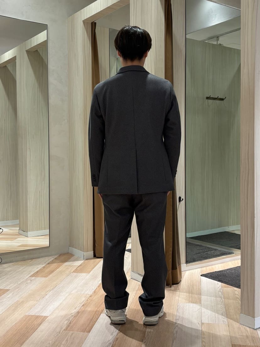 圭哉さんの「TAKEO KIKUCHI｜【DOWN FABRIC】ダウンファブリック ドレスパンツ / セットアップ対応」を使ったコーディネート