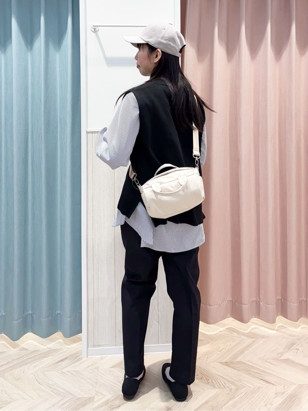 ゆうさんの「SHOO･LA･RUE｜◆【高レビュー/洗える/美脚シルエット】ソフトスティックパンツ」を使ったコーディネート