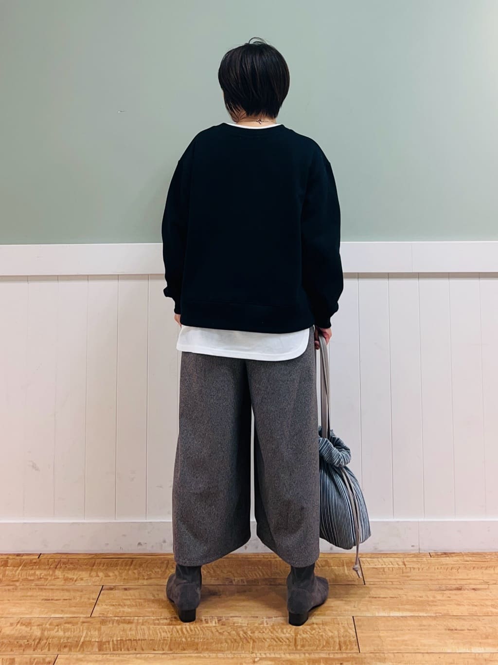 Naruさんの「SHOO･LA･RUE｜◆【洗える/S-LL】着るだけ簡単こなれ感 裏起毛レイヤード風スウェット【SHOO WARM】」を使ったコーディネート