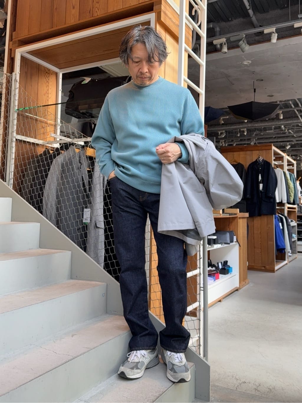 デザイナーTAKEman さんの「TAKEO KIKUCHI｜【モンスターストレッチ】日本製 ワンウォッシュ デニムパンツ」を使ったコーディネート