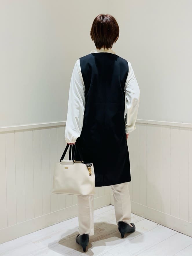 あきさんの「SHOO･LA･RUE｜◆【洗える/S-3L/セットアップ可】セレモニーや通勤にも カットジョーゼット ジレ」を使ったコーディネート