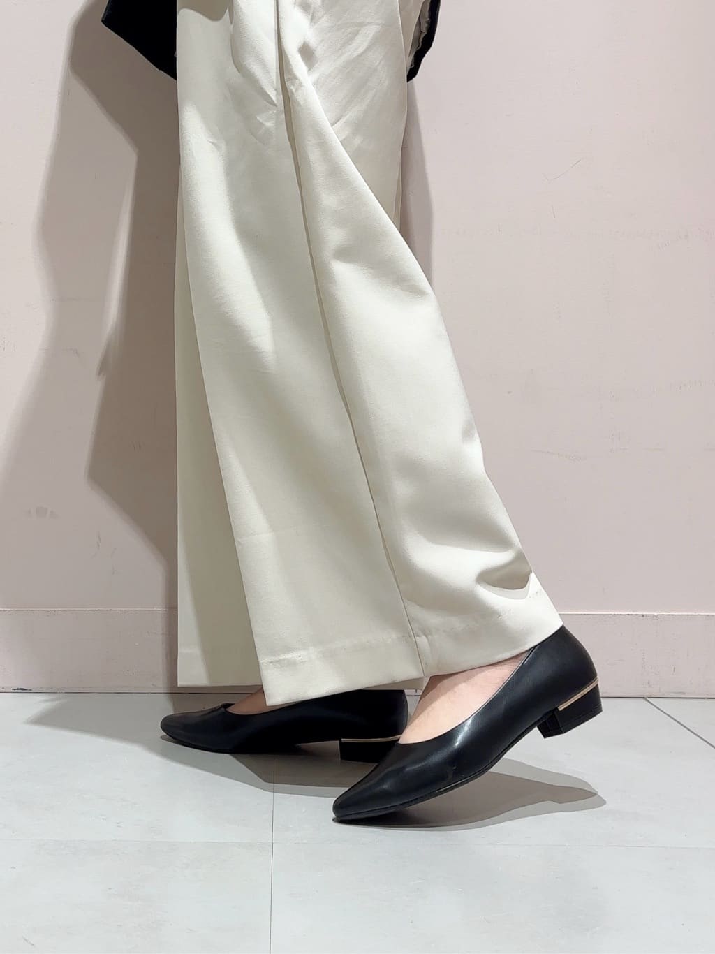 RINAさんの「ESPERANZA｜《定番》晴雨兼用クッションフラットパンプス」を使ったコーディネート