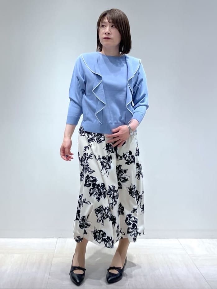 関根さんの「Reflect｜◆ラッフルフリルプルオーバーニット」を使ったコーディネート