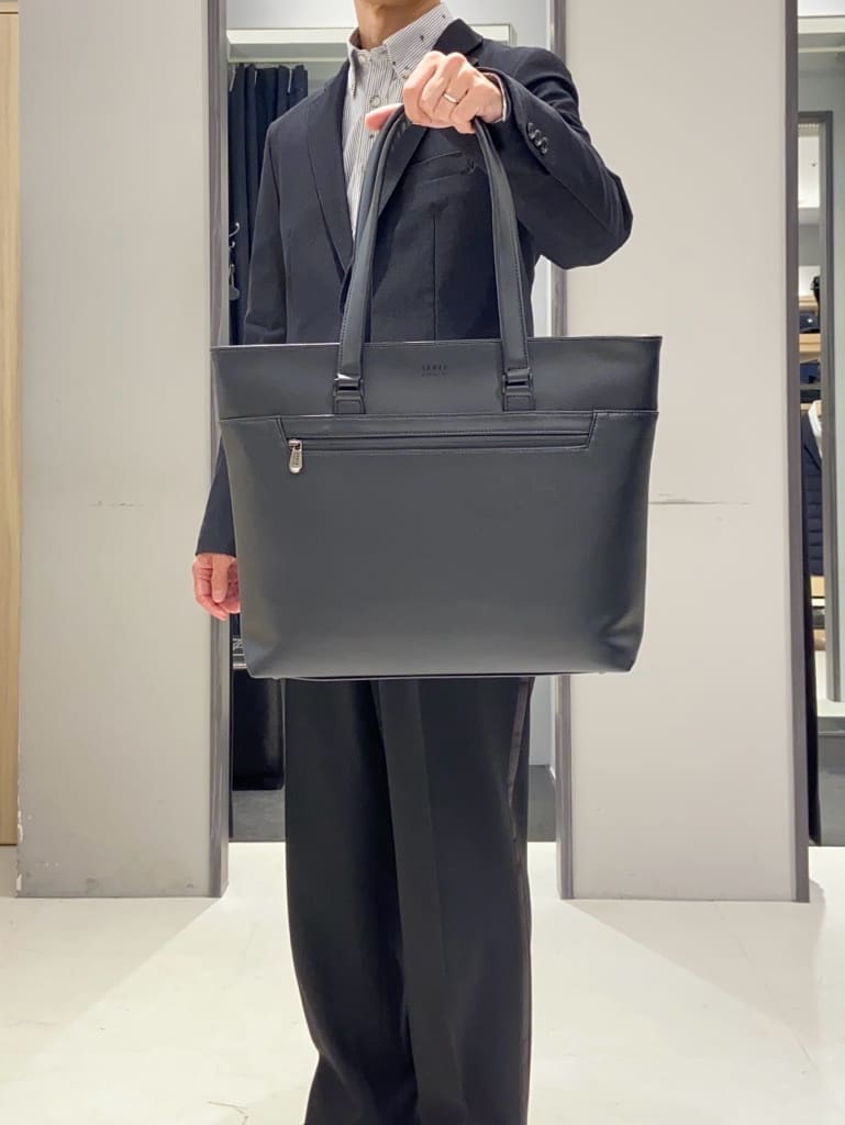 わいずみさんの「TAKEO KIKUCHI｜ハットモチーフ ジャカード ストライプ シャツ」を使ったコーディネート