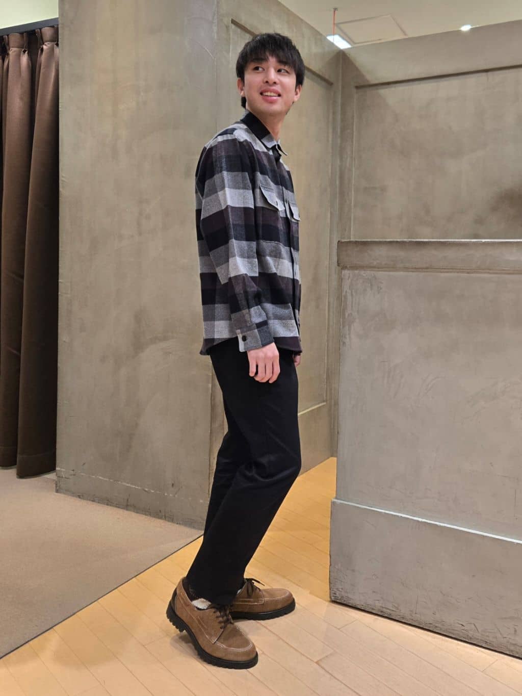 白木駆さんの「TAKEO KIKUCHI｜【オフィスカジュアル対応】ドレス チノパンツ」を使ったコーディネート