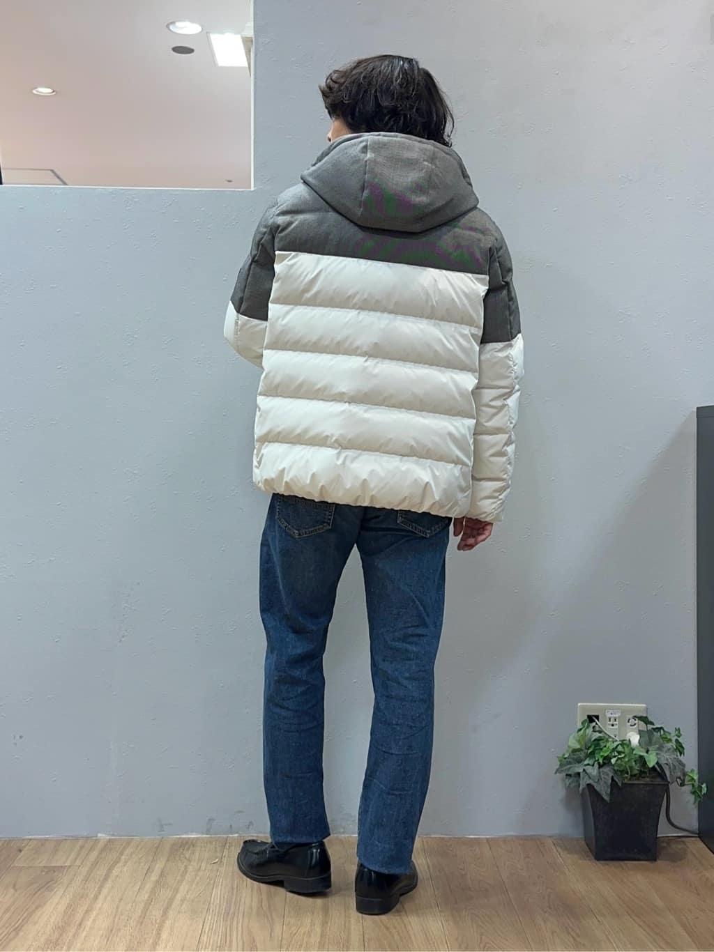 Uさんの「TAKEO KIKUCHI｜【モンスターストレッチ】日本製 ウォッシュド デニムパンツ」を使ったコーディネート