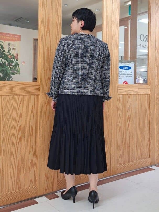 ますこさんの「UNTITLED｜◆【入卒/セレモニー/通勤】ラメツイード ノーカラージャケット」を使ったコーディネート