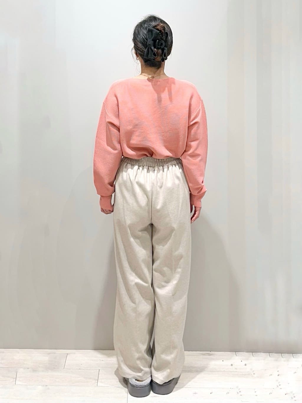 Iguさんの「THE SHOP TK｜◆【毛玉になりにくい/蓄熱性】春色_美人ガーターニット/洗える/体形カバー」を使ったコーディネート