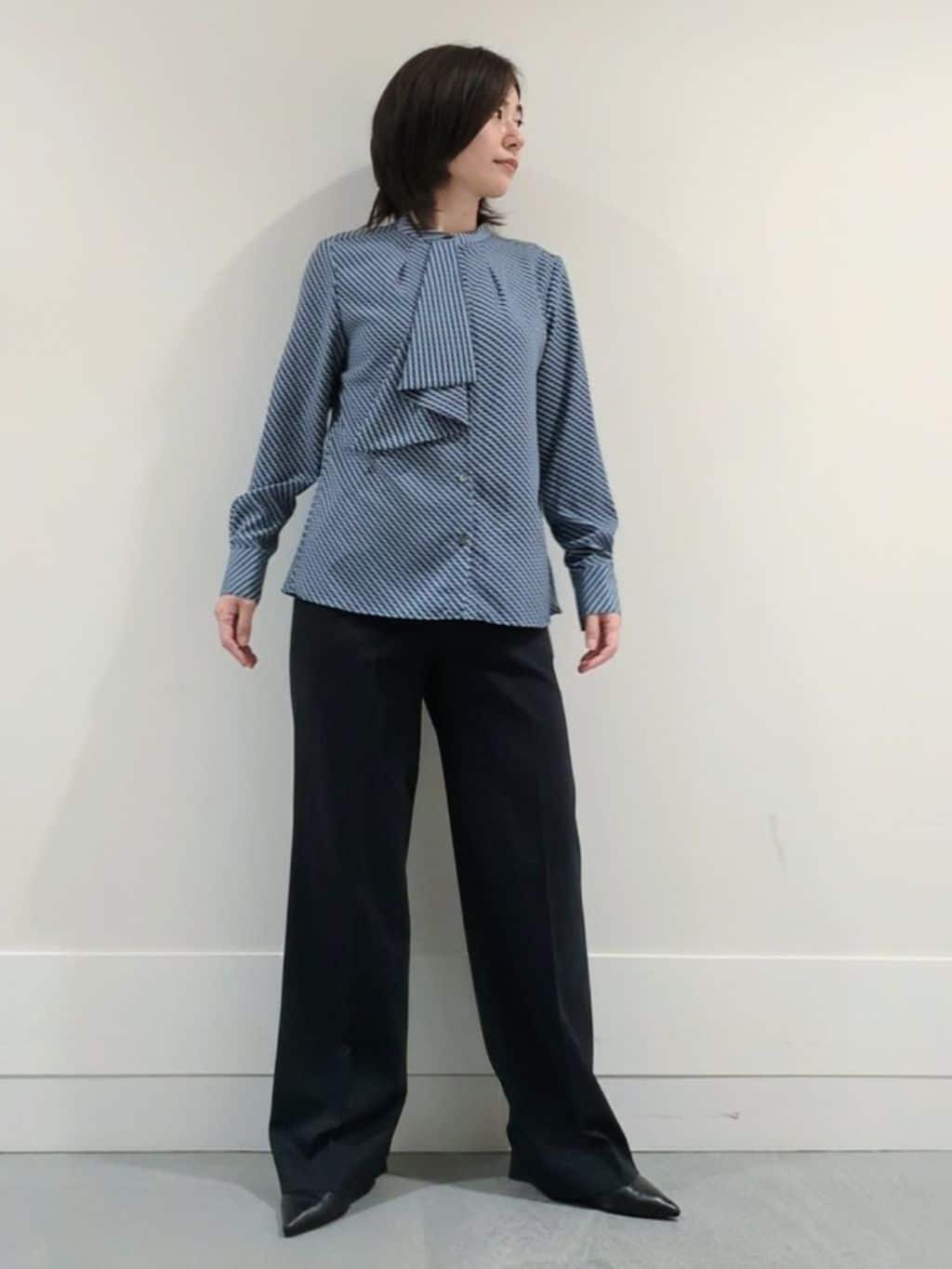 ミズタさんの「UNTITLED｜【洗える通勤スーツ】レジェールギャバ ストレッチワイドパンツ」を使ったコーディネート