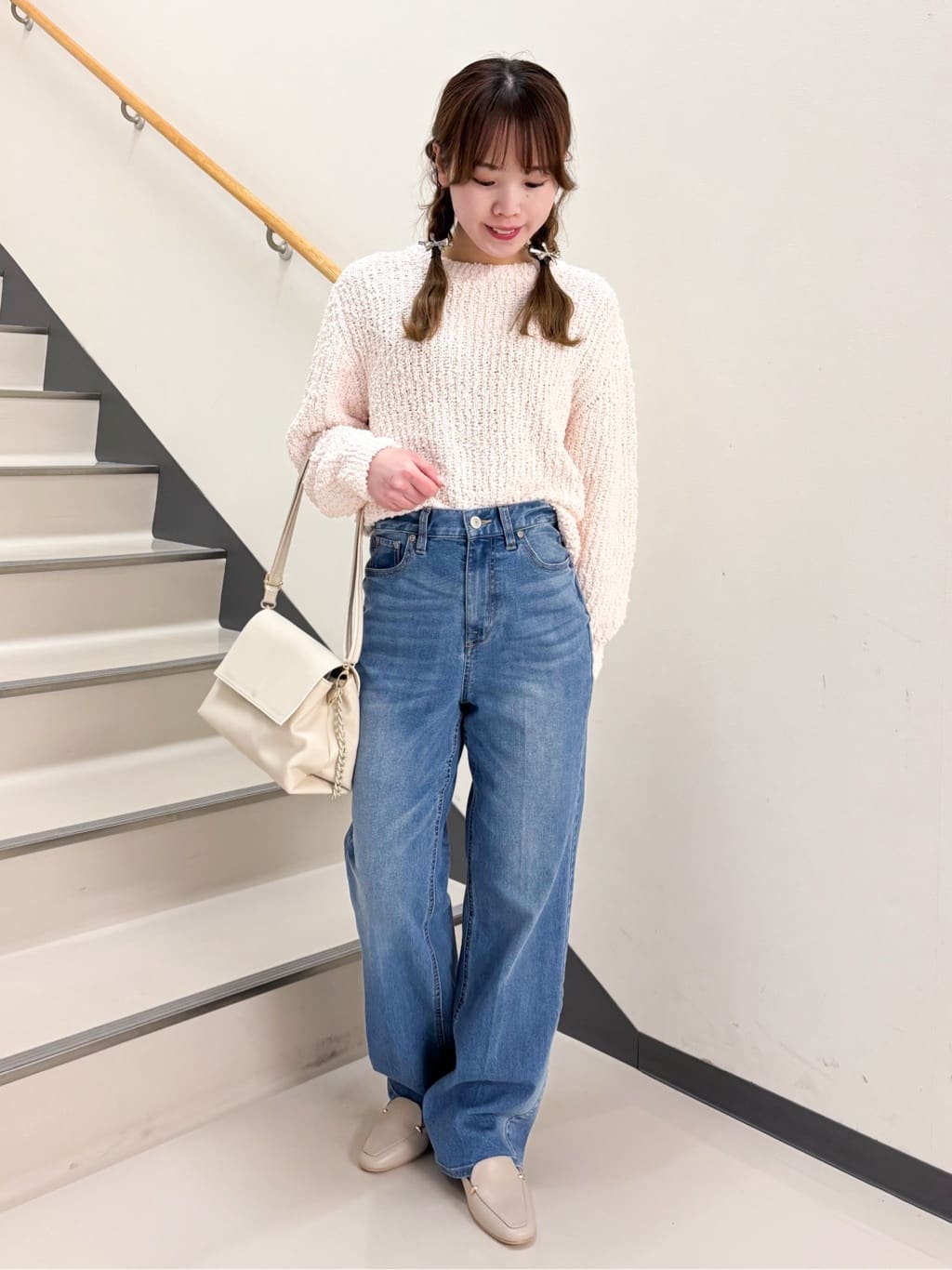 momoさんの「grove｜◆ポンポンニットプルオーバー」を使ったコーディネート